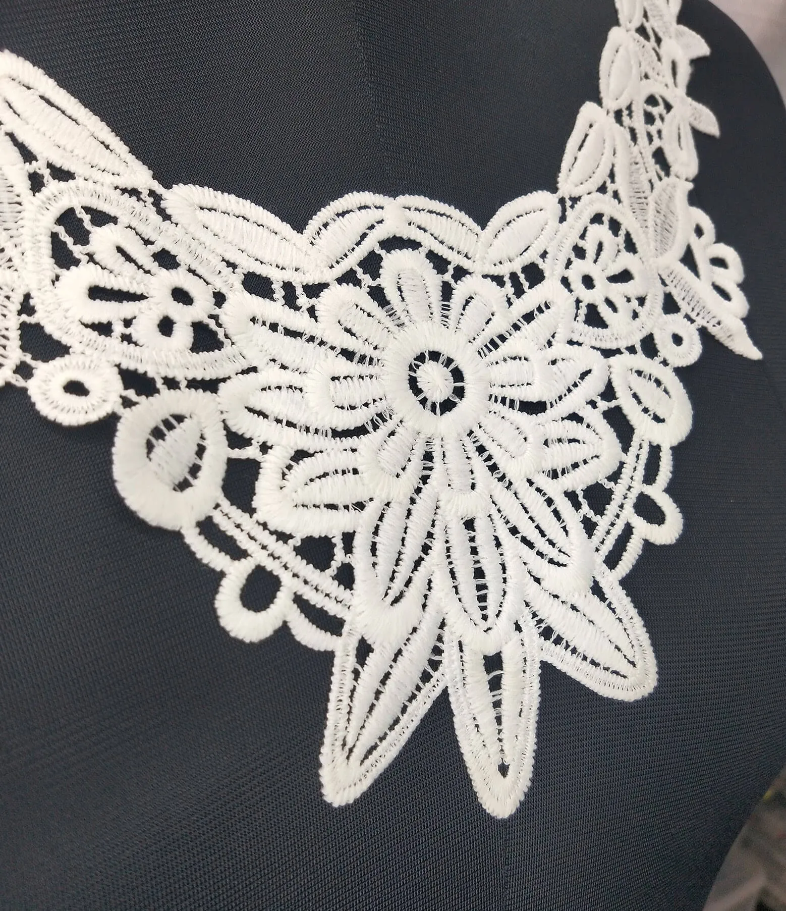 Chrysanthemum Charm Dyeable Neckline